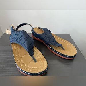 NEW women’s sandal